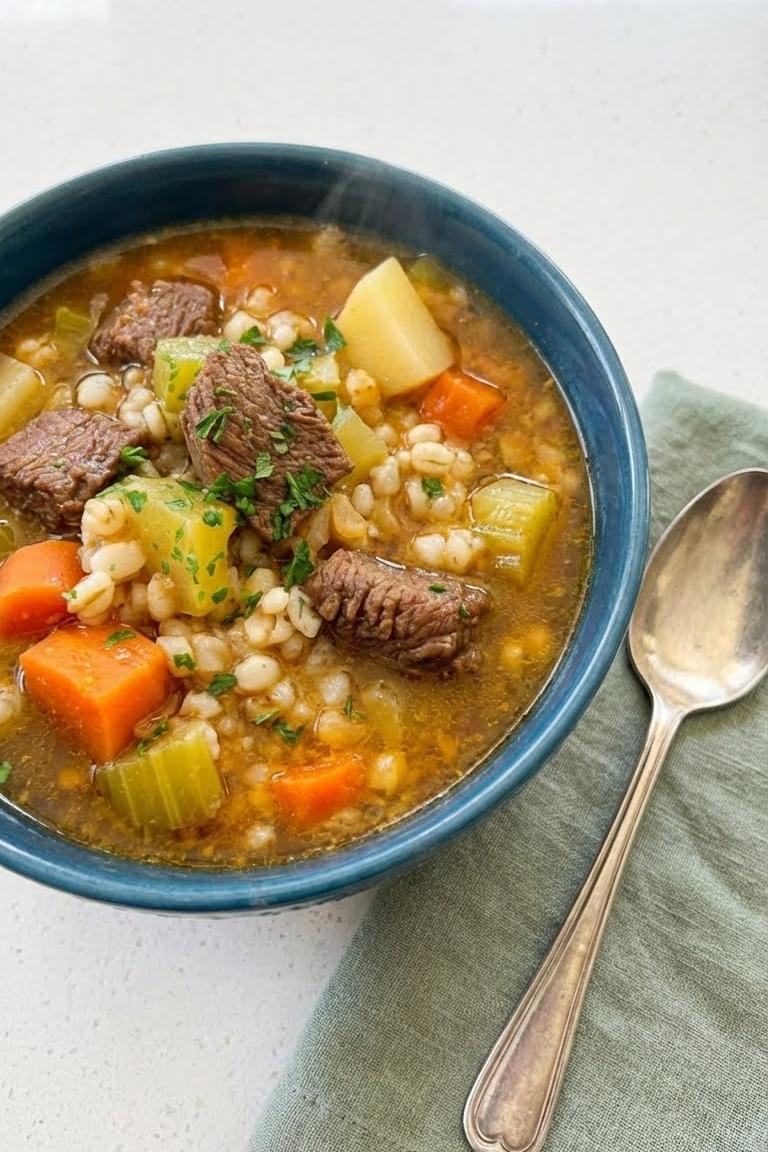 Hearty Crockpot Beef Stew Recipe for Cozy Family Dinners