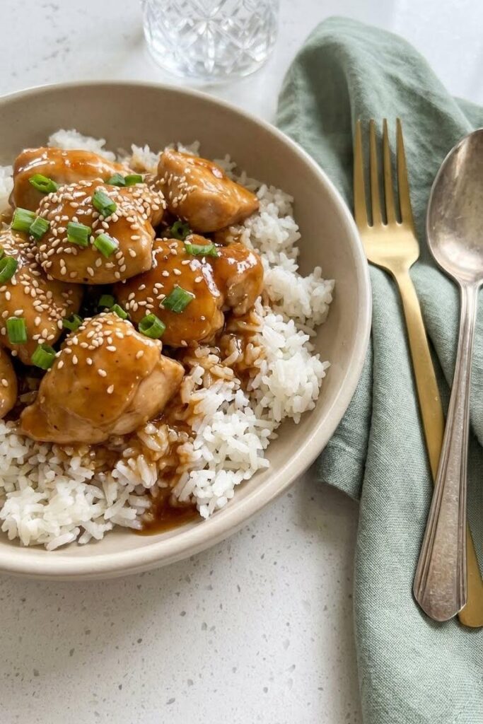Easy Slow Cooker Honey Garlic Chicken Recipe for Crockpot Fans